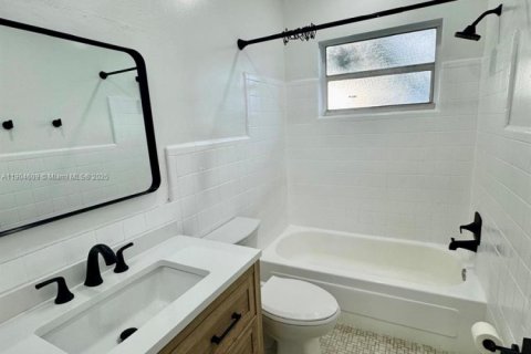 Apartamento en alquiler en Hollywood, Florida, 1 dormitorio, 65.03 m2 № 1956499 - foto 8