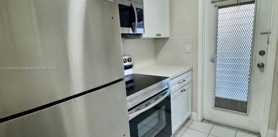 Apartamento en Hollywood, Florida 1 dormitorio, 65.03 m2 № 1956499