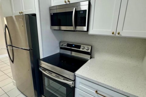 Apartamento en alquiler en Hollywood, Florida, 1 dormitorio, 65.03 m2 № 1956499 - foto 4