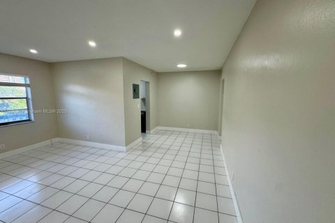 Apartamento en alquiler en Hollywood, Florida, 1 dormitorio, 65.03 m2 № 1956499 - foto 5