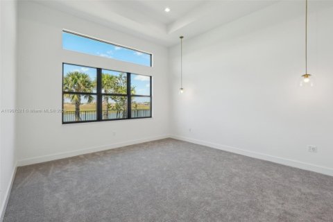 House in Palm Beach Gardens, Florida 3 bedrooms, 228.91 sq.m. № 2012670 - photo 25