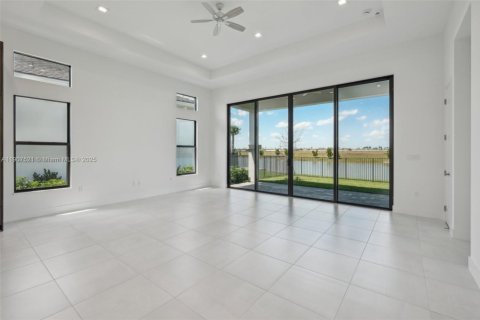 House in Palm Beach Gardens, Florida 3 bedrooms, 228.91 sq.m. № 2012670 - photo 8