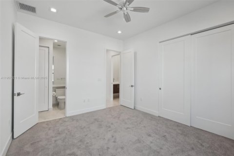 House in Palm Beach Gardens, Florida 3 bedrooms, 228.91 sq.m. № 2012670 - photo 23