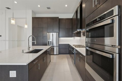 House in Palm Beach Gardens, Florida 3 bedrooms, 228.91 sq.m. № 2012670 - photo 14