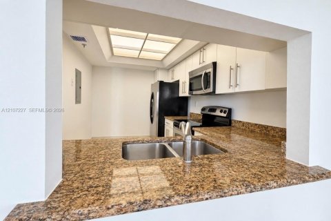 Copropriété à vendre à Miami, Floride: 1 chambre, 77.67 m2 № 2421477 - photo 8
