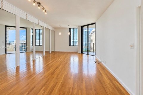 Copropriété à vendre à Miami, Floride: 1 chambre, 77.67 m2 № 2421477 - photo 2
