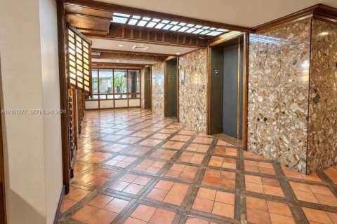 Copropriété à vendre à Miami, Floride: 1 chambre, 77.67 m2 № 2421477 - photo 18