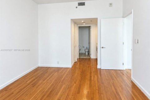 Copropriété à vendre à Miami, Floride: 1 chambre, 77.67 m2 № 2421477 - photo 11