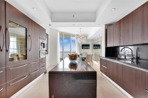Condo in Sunny Isles Beach, Florida, 3 bedrooms № 1958438 - photo 28