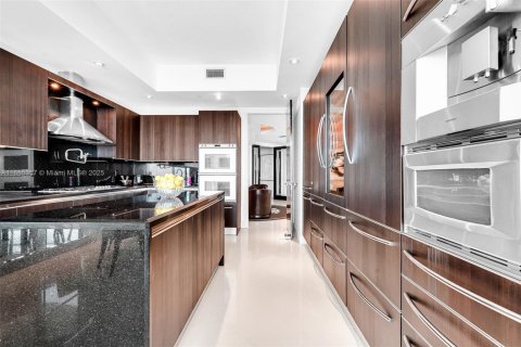 Condo in Sunny Isles Beach, Florida, 3 bedrooms № 1958438 - photo 19