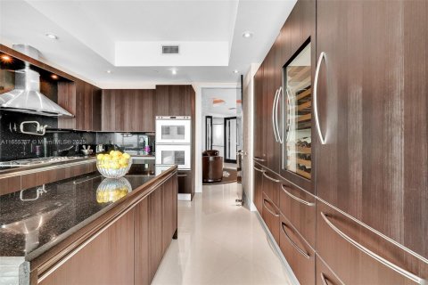 Condo in Sunny Isles Beach, Florida, 3 bedrooms № 1958438 - photo 21