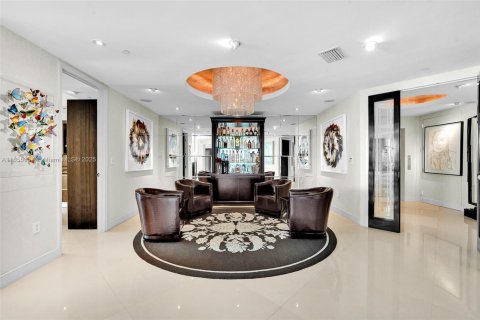 Condo in Sunny Isles Beach, Florida, 3 bedrooms № 1958438 - photo 11