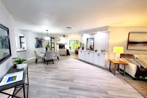 House in Palm Harbor, Florida 3 bedrooms, 213.49 sq.m. № 1662065 - photo 14