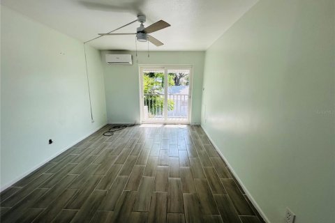 Copropriété à vendre à Sarasota, Floride: 2 chambres, 67.63 m2 № 1722646 - photo 2