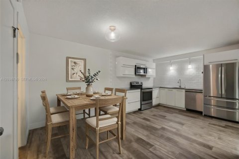 Adosado en venta en Palm Beach Gardens, Florida, 3 dormitorios, 148.27 m2 № 2185912 - foto 6