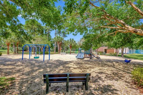 Adosado en venta en Palm Beach Gardens, Florida, 3 dormitorios, 148.27 m2 № 2185912 - foto 21
