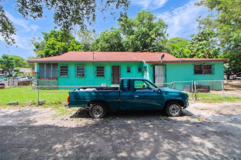 Коммерческая недвижимость в Майами, Флорида 176.24м2 № 2018250