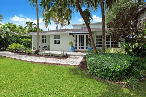 House in Miami, Florida 4 bedrooms, 228.17 sq.m. № 2193699 - photo 2