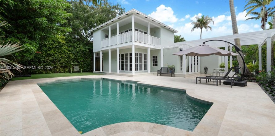 House in Miami, Florida 4 bedrooms, 228.17 sq.m. № 2193699