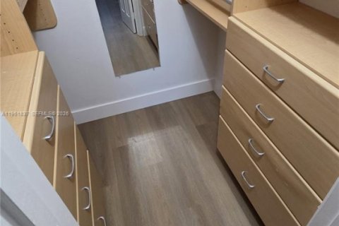 Снять в аренду кондоминиум в Форт-Лодердейл, Флорида 2 спальни, 68.75м2, № 2006063 - фото 15