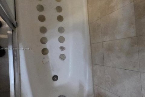 Снять в аренду кондоминиум в Форт-Лодердейл, Флорида 2 спальни, 68.75м2, № 2006063 - фото 20