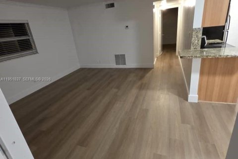 Снять в аренду кондоминиум в Форт-Лодердейл, Флорида 2 спальни, 68.75м2, № 2006063 - фото 5