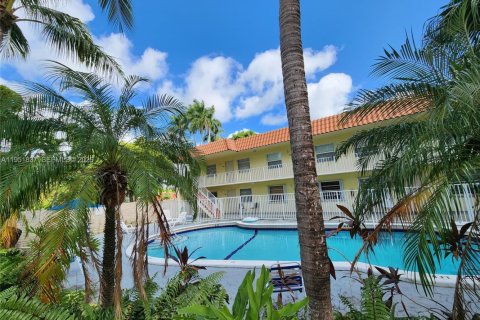 Снять в аренду кондоминиум в Форт-Лодердейл, Флорида 2 спальни, 68.75м2, № 2006063 - фото 22