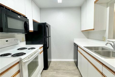 Condominio en alquiler en Winter Haven, Florida, 2 dormitorios, 100.15 m2 № 1873890 - foto 12