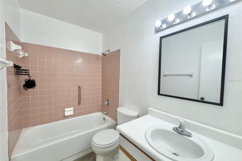 Condominio en alquiler en Winter Haven, Florida, 2 dormitorios, 100.15 m2 № 1873890 - foto 25