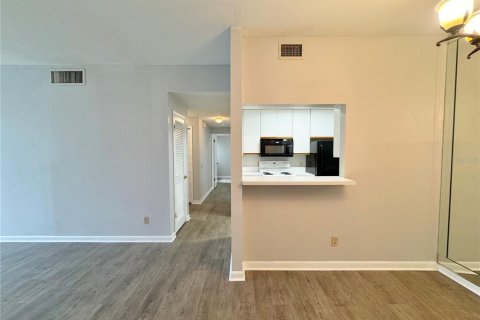 Condominio en alquiler en Winter Haven, Florida, 2 dormitorios, 100.15 m2 № 1873890 - foto 8