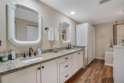 House in Sarasota, Florida 3 bedrooms, 145.02 sq.m. № 1524886 - photo 21