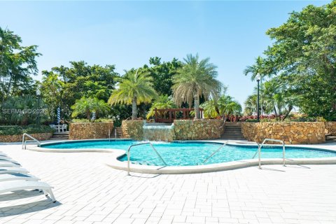 Condominio en venta en Miami, Florida, 2 dormitorios, 117.8 m2 № 2006096 - foto 16