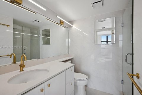 Condominio en venta en Miami, Florida, 2 dormitorios, 117.8 m2 № 2006096 - foto 29