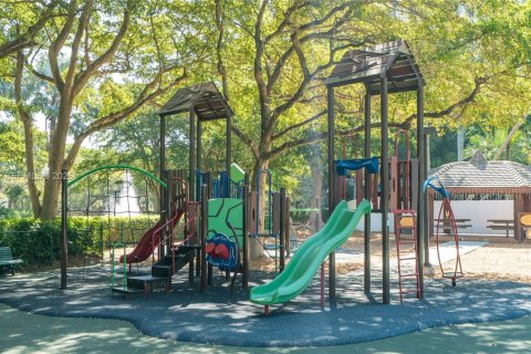 Condominio en venta en Miami, Florida, 2 dormitorios, 117.8 m2 № 2006096 - foto 5