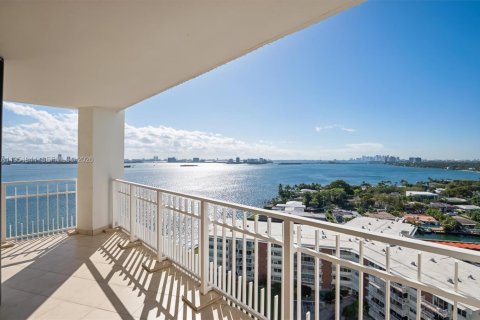 Condominio en venta en Miami, Florida, 2 dormitorios, 117.8 m2 № 2006096 - foto 23