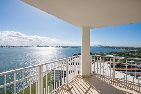 Condominio en Miami, Florida, 2 dormitorios  № 2006096