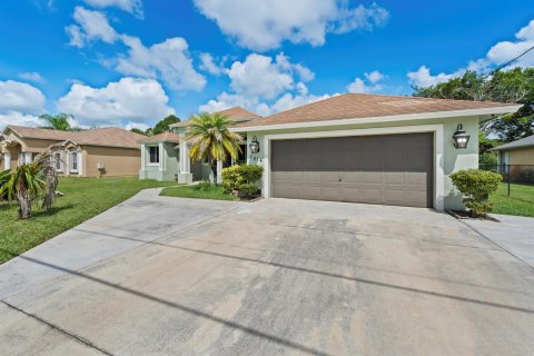 Villa ou maison à vendre à Port St. Lucie, Floride: 3 chambres, 229.47 m2 № 2087483 - photo 2
