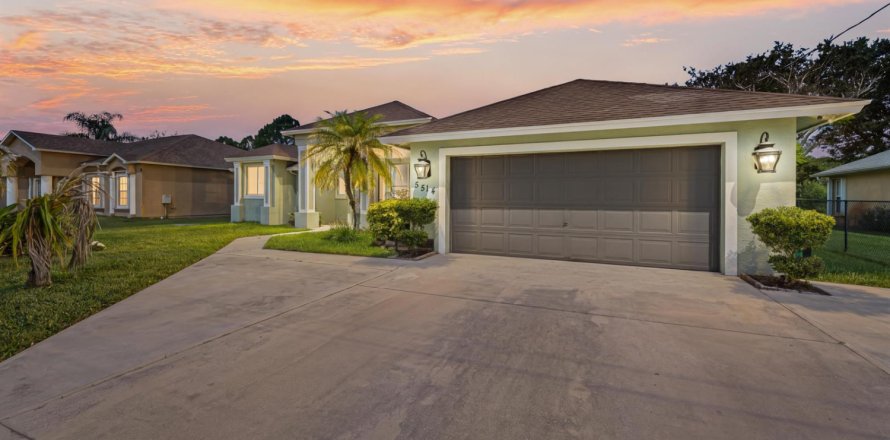 Villa ou maison à Port St. Lucie, Floride 3 chambres, 229.47 m2 № 2087483