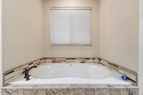 Villa ou maison à vendre à Port St. Lucie, Floride: 3 chambres, 229.47 m2 № 2087483 - photo 27
