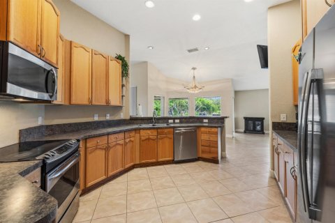 Villa ou maison à vendre à Port St. Lucie, Floride: 3 chambres, 229.47 m2 № 2087483 - photo 13