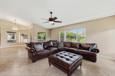 Villa ou maison à vendre à Port St. Lucie, Floride: 3 chambres, 229.47 m2 № 2087483 - photo 8