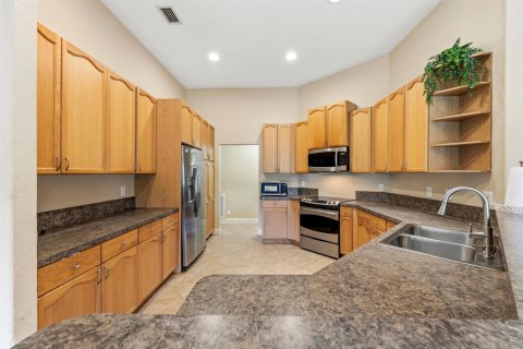 Villa ou maison à vendre à Port St. Lucie, Floride: 3 chambres, 229.47 m2 № 2087483 - photo 15