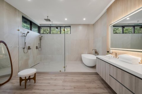 Villa ou maison à vendre à Biscayne Park, Floride: 4 chambres, 363.99 m2 № 1991707 - photo 18