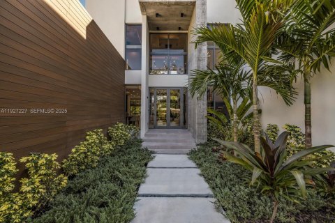 Villa ou maison à vendre à Biscayne Park, Floride: 4 chambres, 363.99 m2 № 1991707 - photo 29