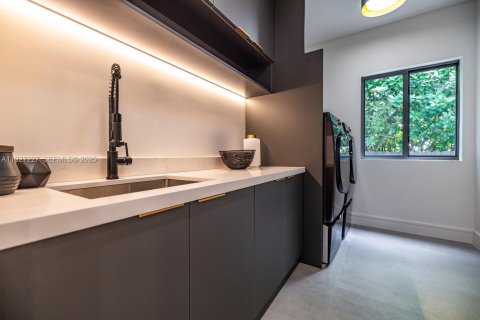 Villa ou maison à vendre à Biscayne Park, Floride: 4 chambres, 363.99 m2 № 1991707 - photo 23