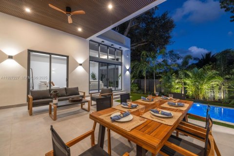 Villa ou maison à vendre à Biscayne Park, Floride: 4 chambres, 363.99 m2 № 1991707 - photo 25