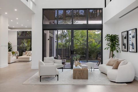 Villa ou maison à vendre à Biscayne Park, Floride: 4 chambres, 363.99 m2 № 1991707 - photo 9