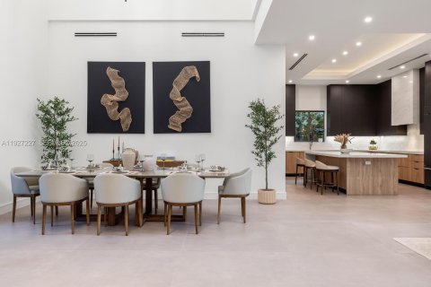 Villa ou maison à vendre à Biscayne Park, Floride: 4 chambres, 363.99 m2 № 1991707 - photo 8