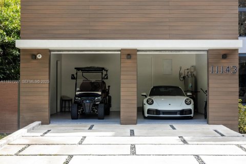 Villa ou maison à vendre à Biscayne Park, Floride: 4 chambres, 363.99 m2 № 1991707 - photo 22