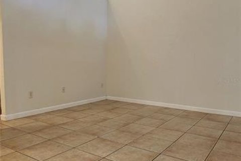 Condominio en alquiler en Gainesville, Florida, 3 dormitorios, 119.84 m2 № 1833241 - foto 6